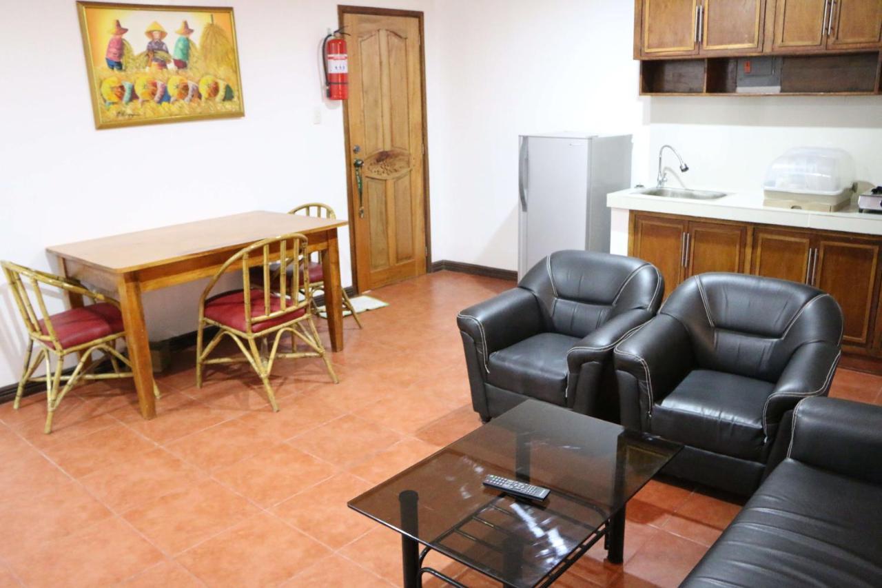 Badladz Staycation Condos Puerto Galera Exterior photo