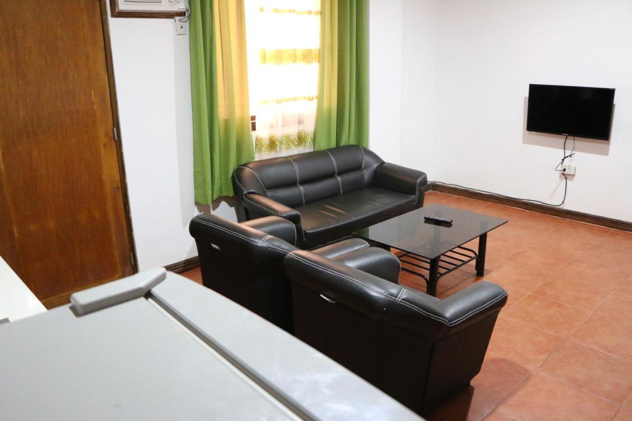 Badladz Staycation Condos Puerto Galera Exterior photo