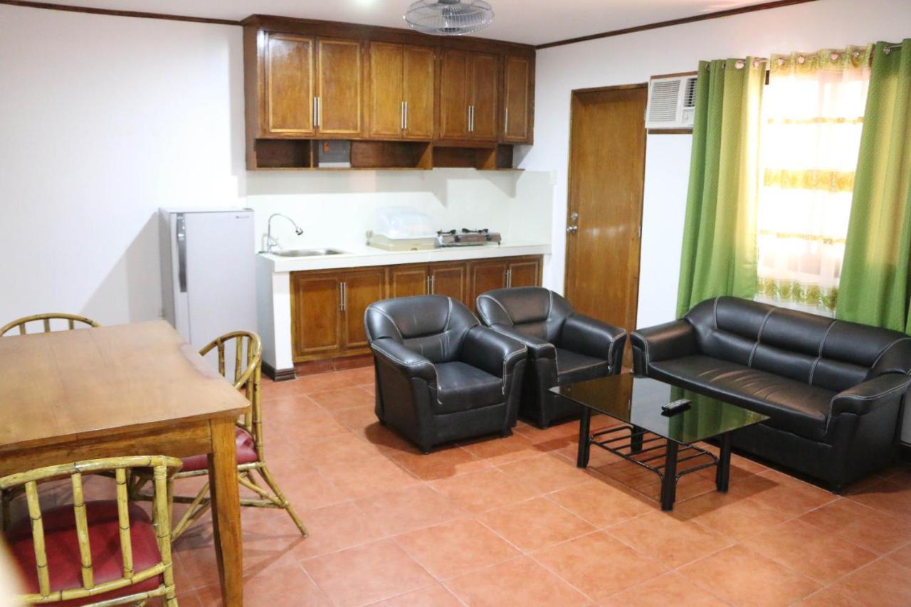 Badladz Staycation Condos Puerto Galera Exterior photo