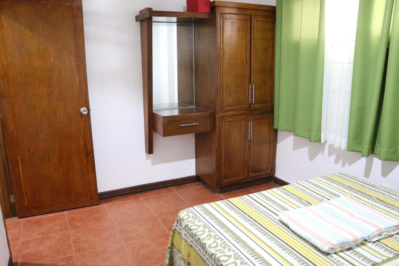 Badladz Staycation Condos Puerto Galera Exterior photo