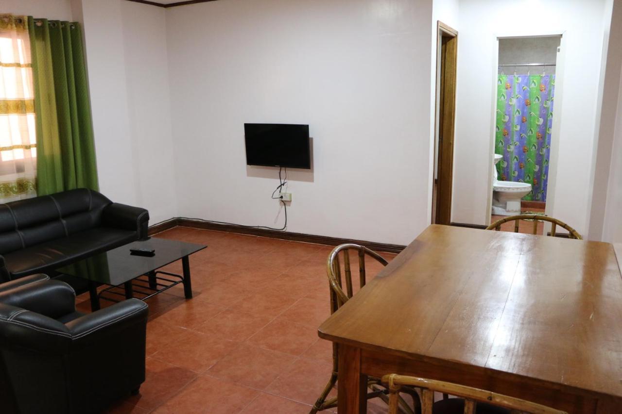 Badladz Staycation Condos Puerto Galera Exterior photo