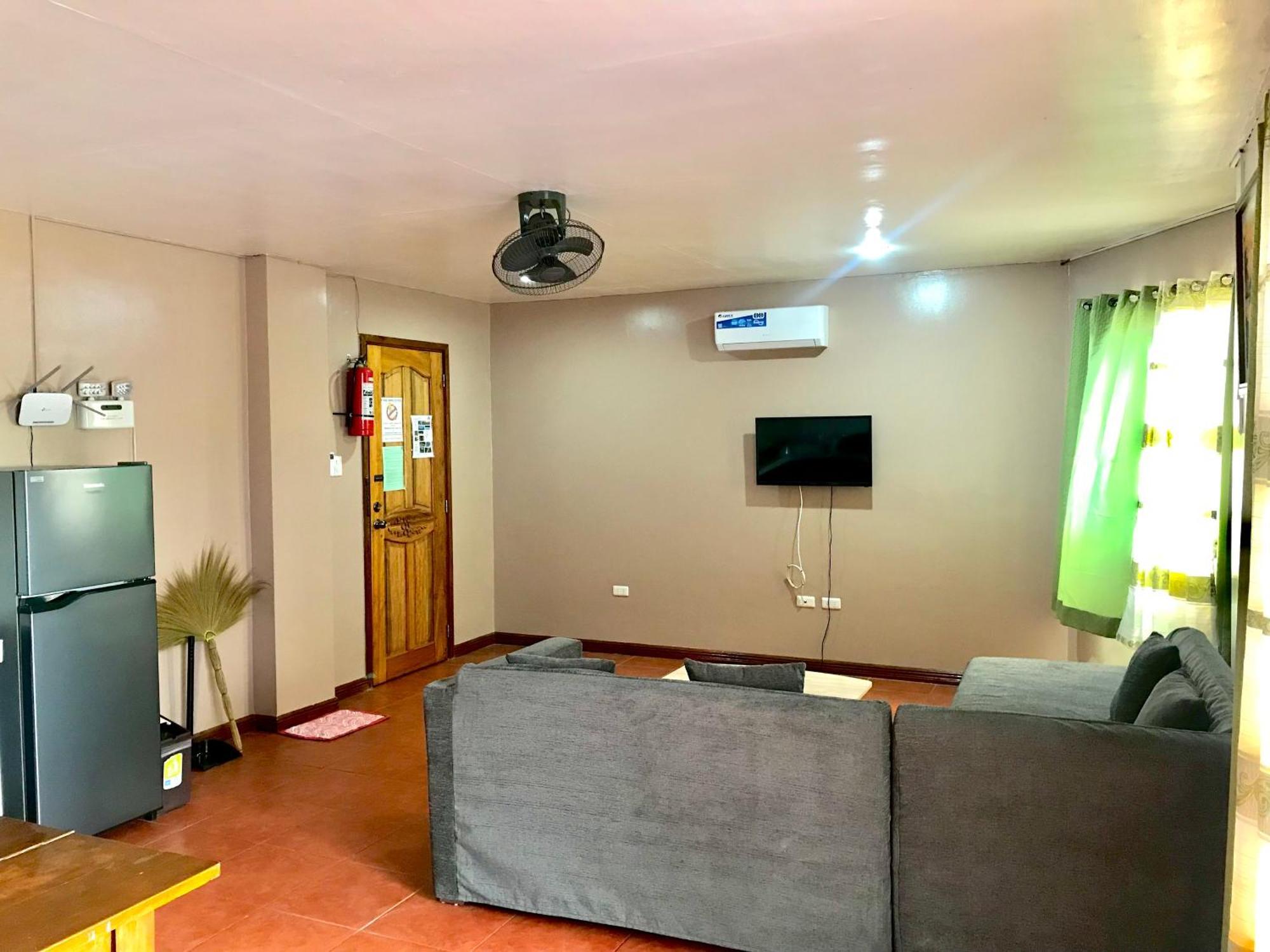 Badladz Staycation Condos Puerto Galera Exterior photo