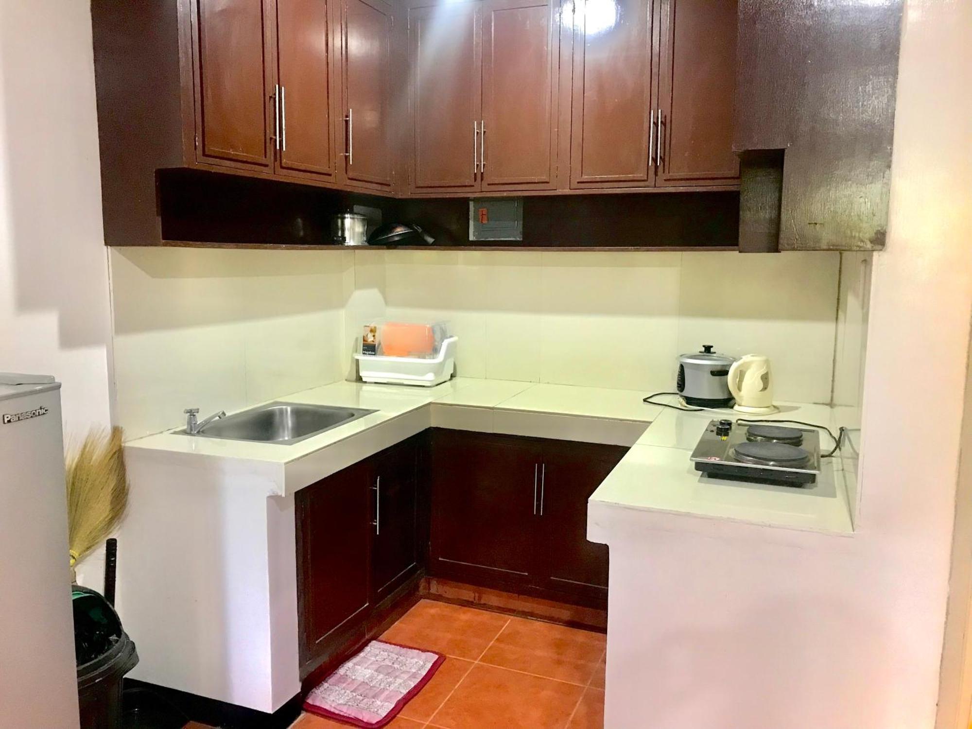 Badladz Staycation Condos Puerto Galera Exterior photo