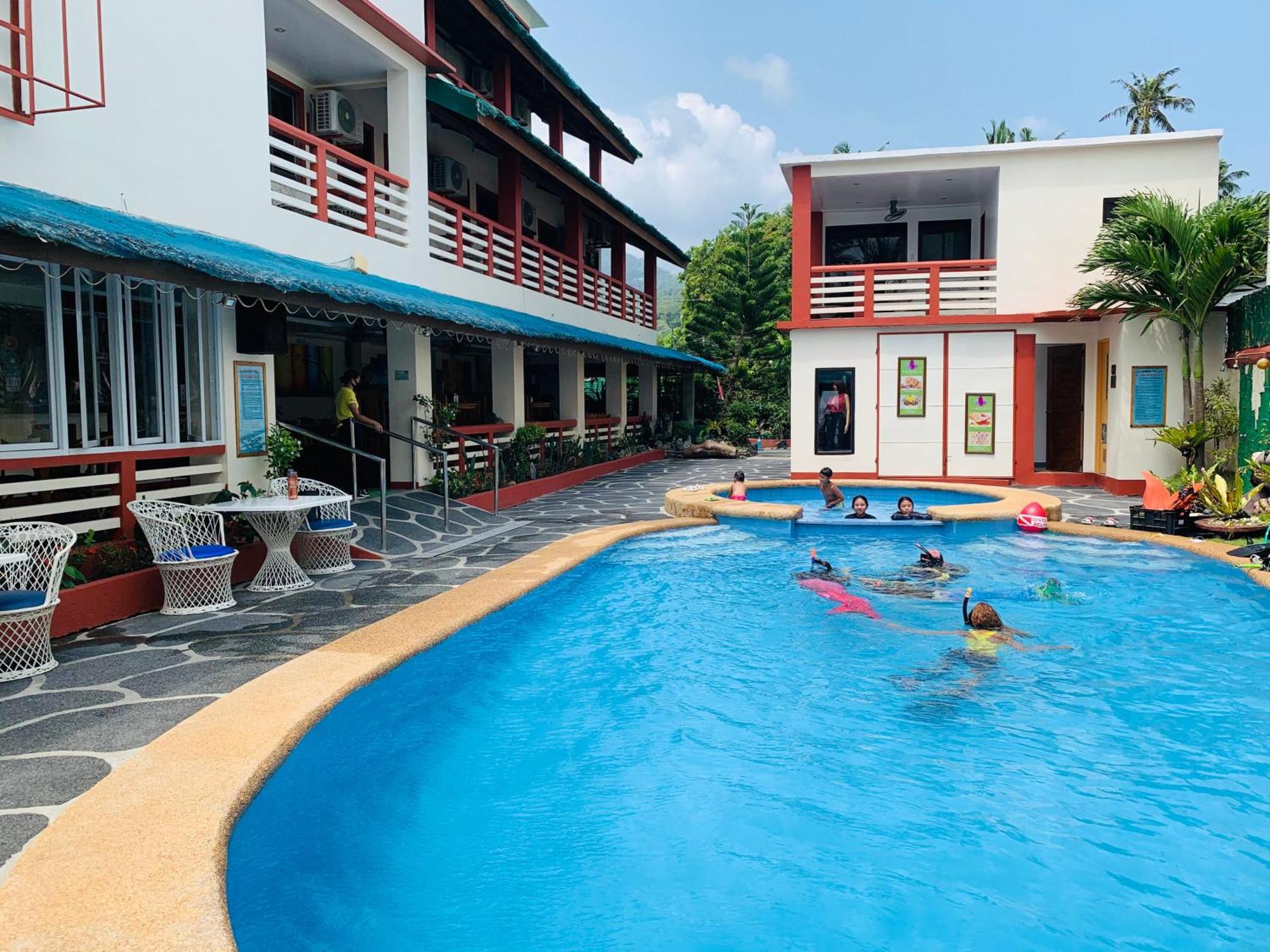 Badladz Staycation Condos Puerto Galera Exterior photo