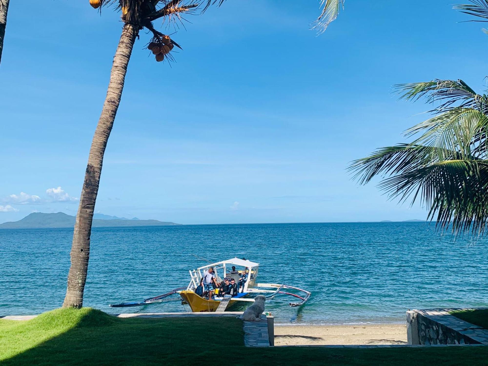 Badladz Staycation Condos Puerto Galera Exterior photo