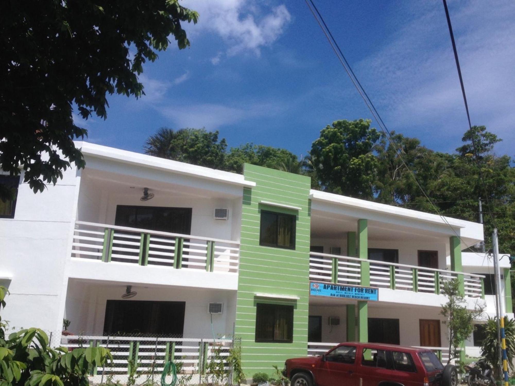 Badladz Staycation Condos Puerto Galera Exterior photo