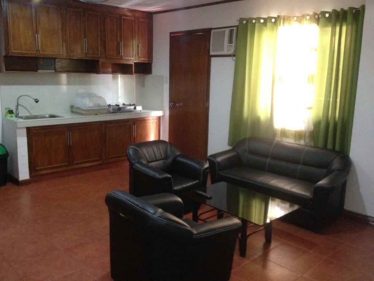 Badladz Staycation Condos Puerto Galera Exterior photo