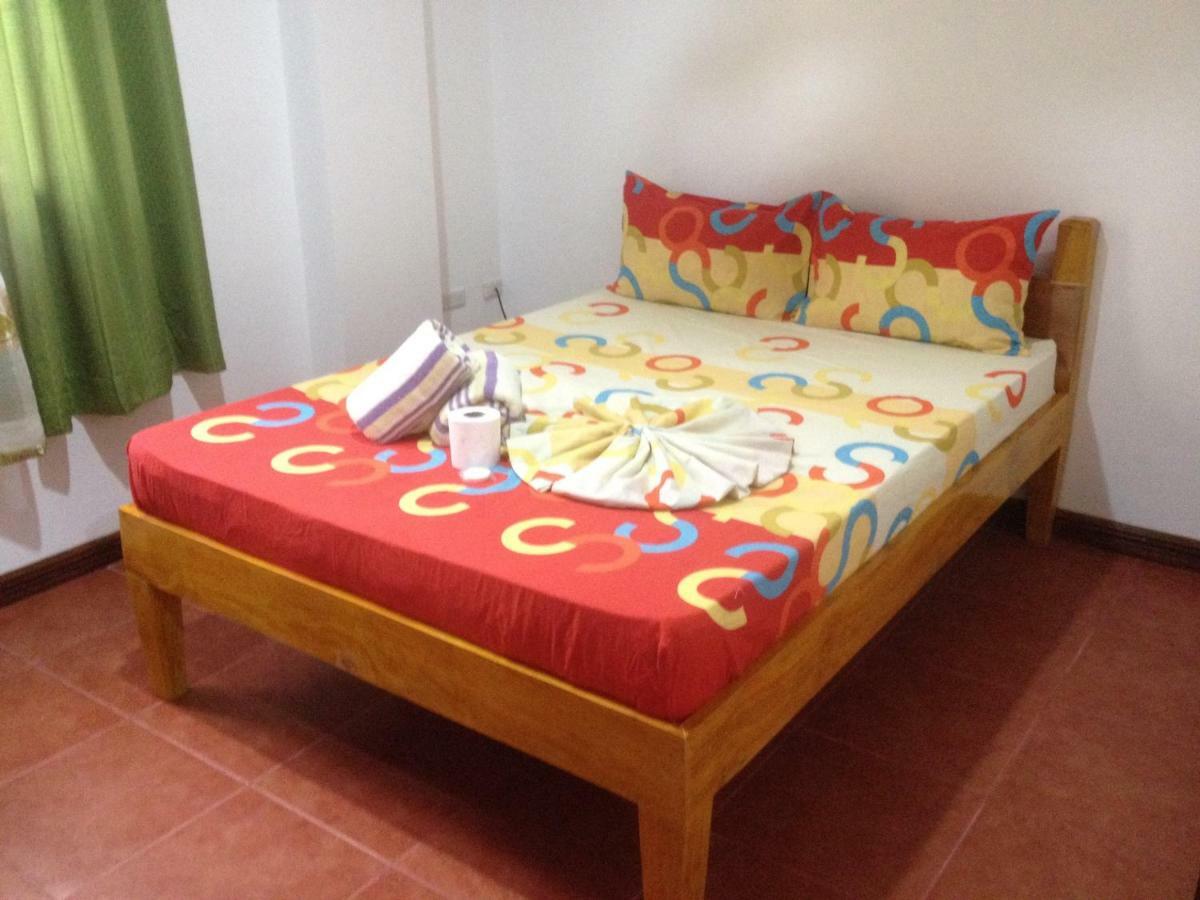 Badladz Staycation Condos Puerto Galera Exterior photo